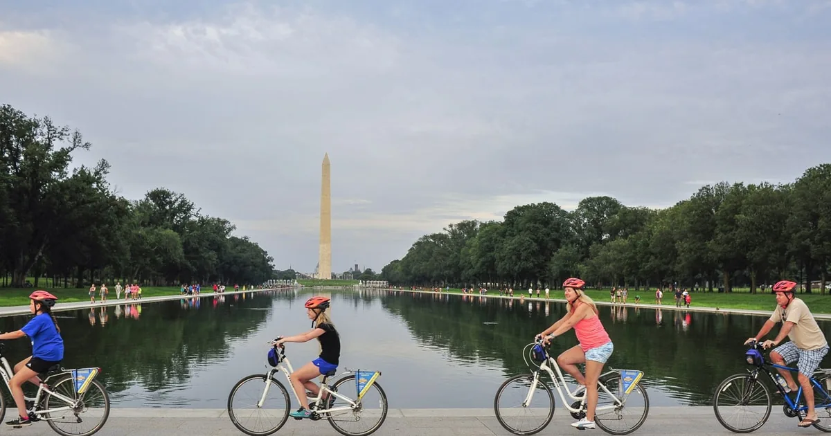 Monuments and Memorials Bike Tour